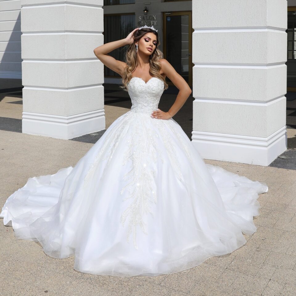Rochie mireasa printesa Galata scaled 1