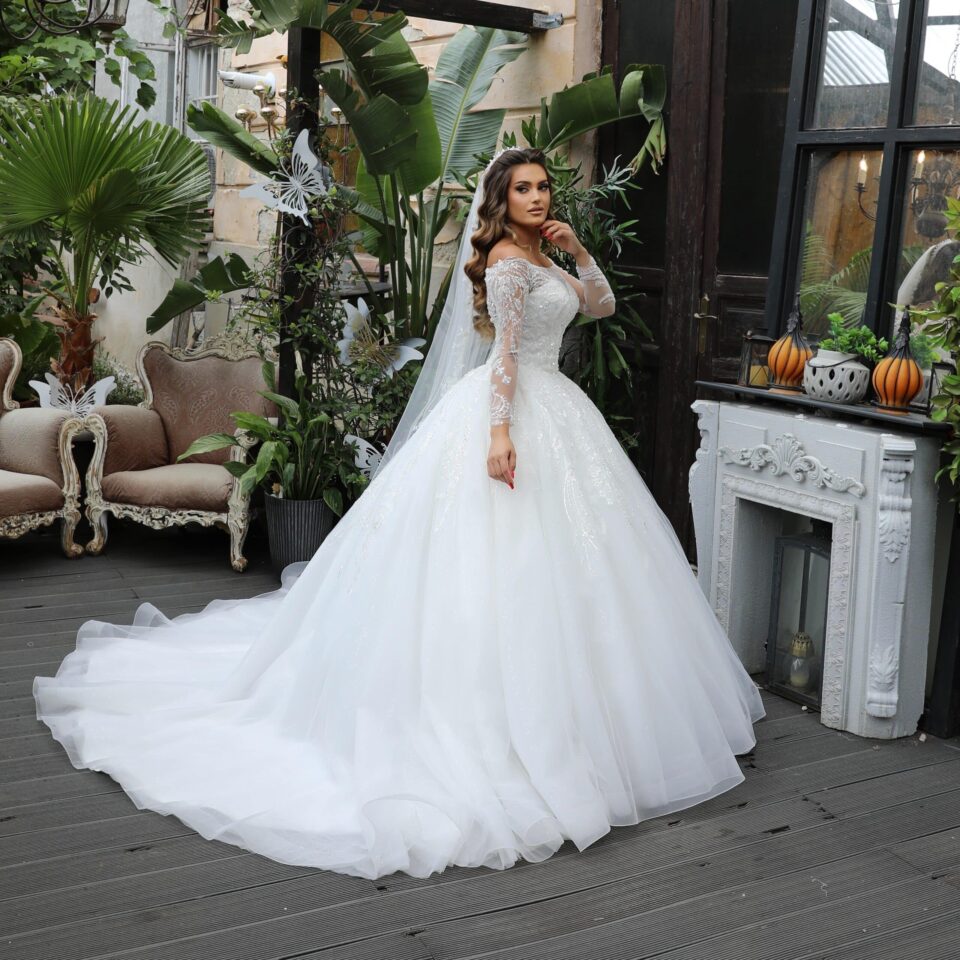 Rochie mireasa printesa Gina 2 scaled 1