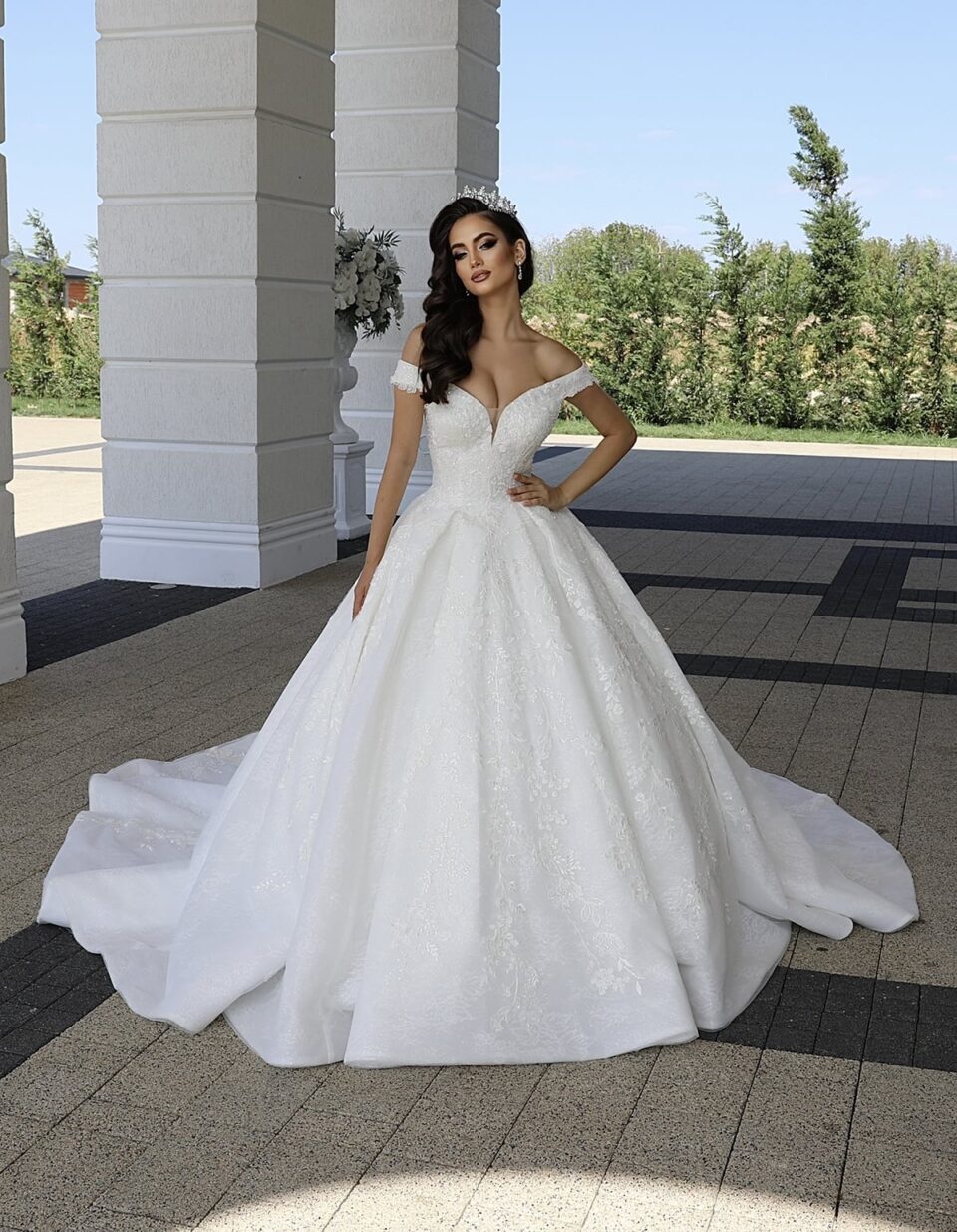 rochie de mireasa 2024 stil printesa ami