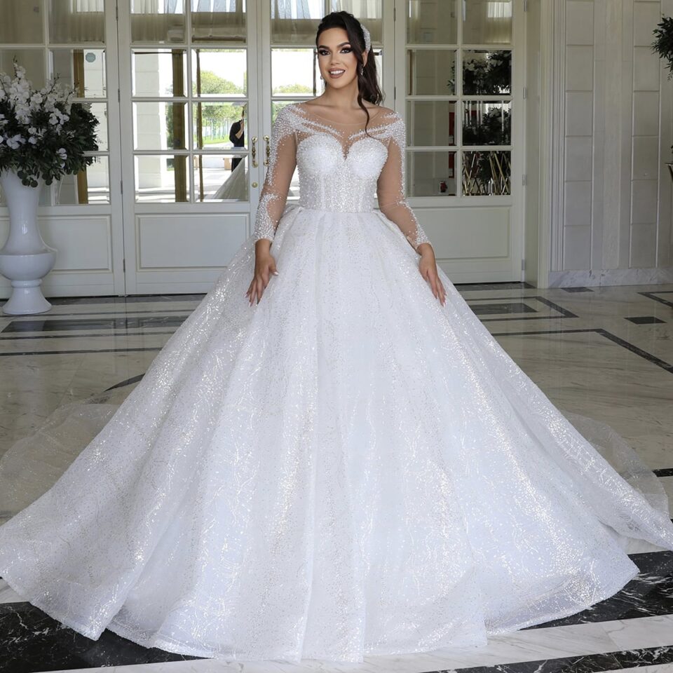 rochie de mireasa cu maneci brodate angel