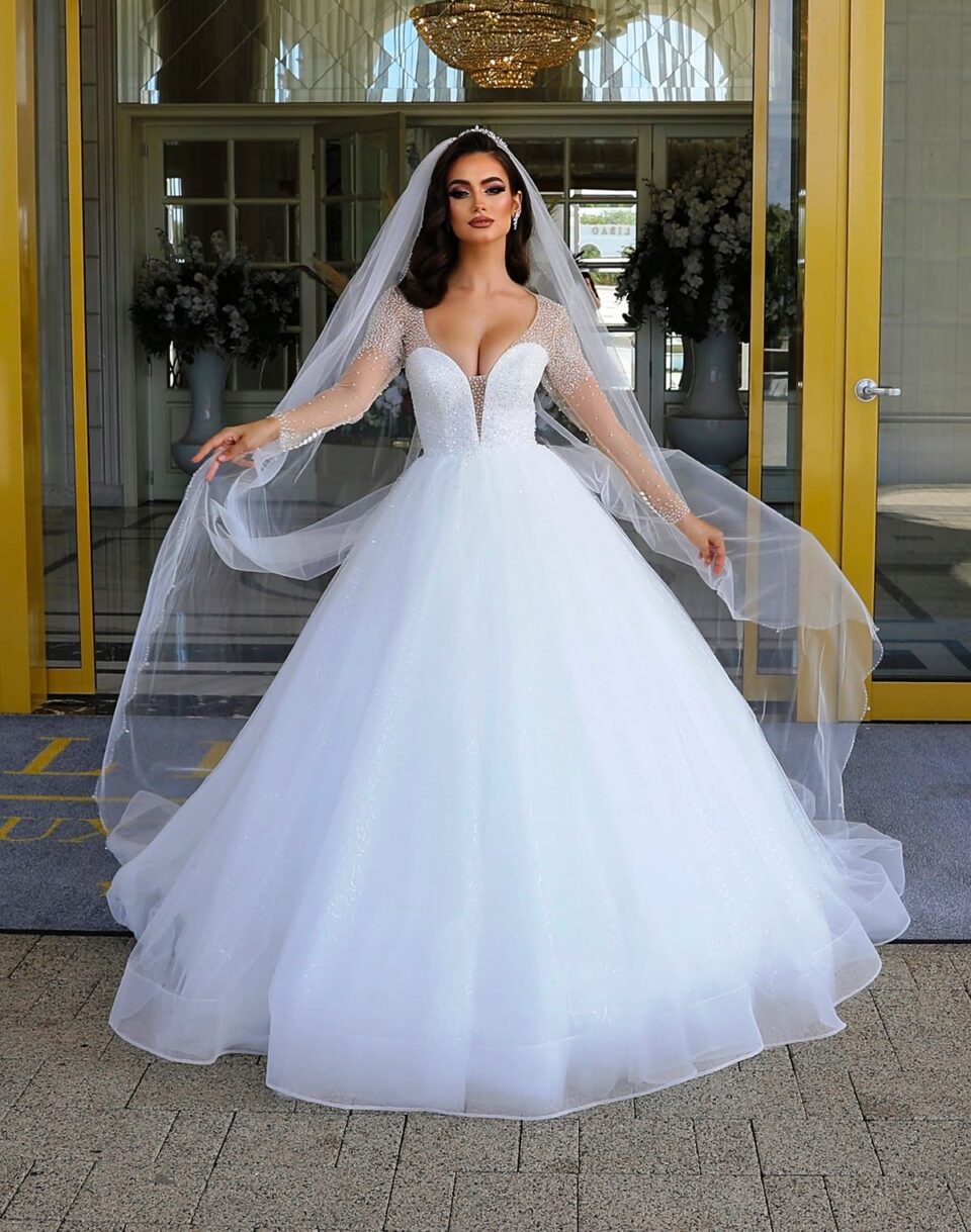 rochie de mireasa printesa cu pietre bufanta alizee