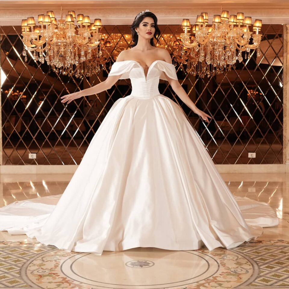 rochie de mireasa satin aminata