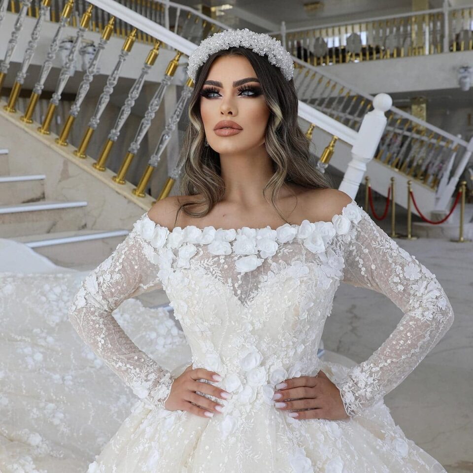 rochie de mireasa stil printea cu sclipici anemona